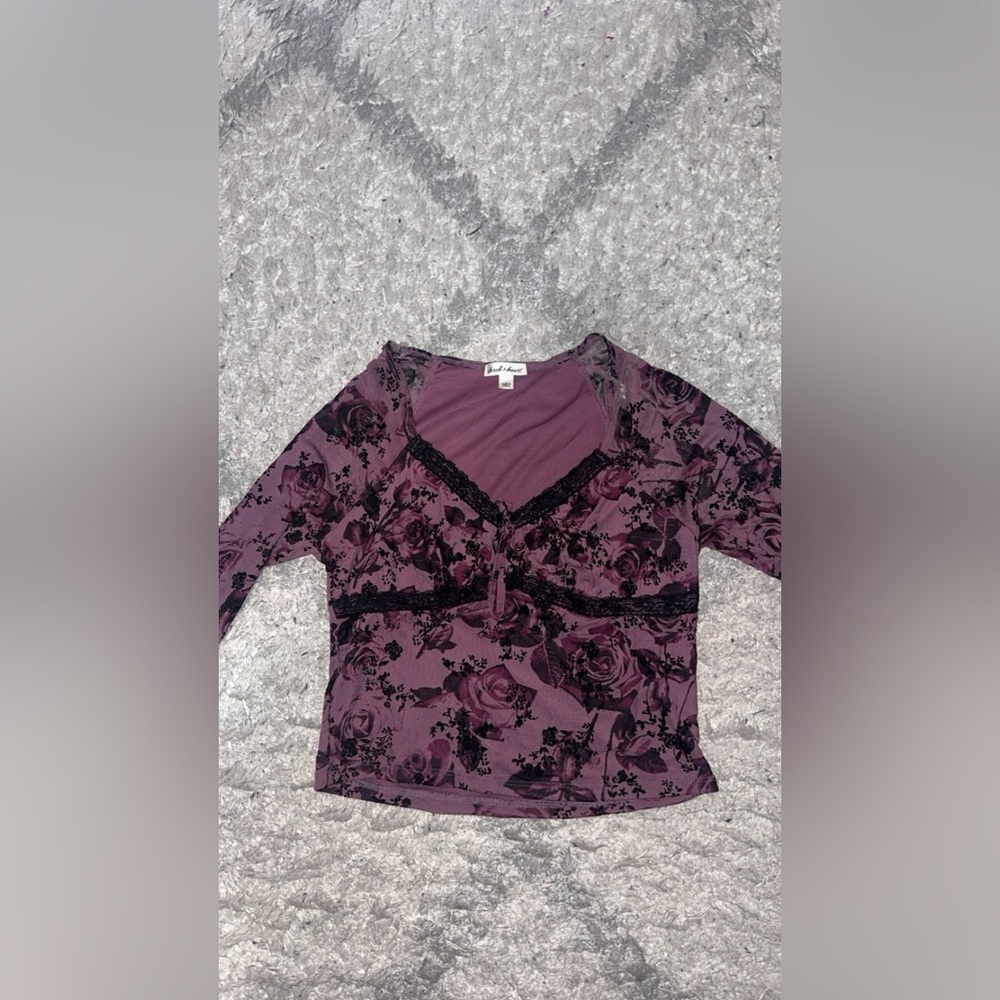Derek Heart Floral Lace Long Sleeve Top - Picture 2 of 4